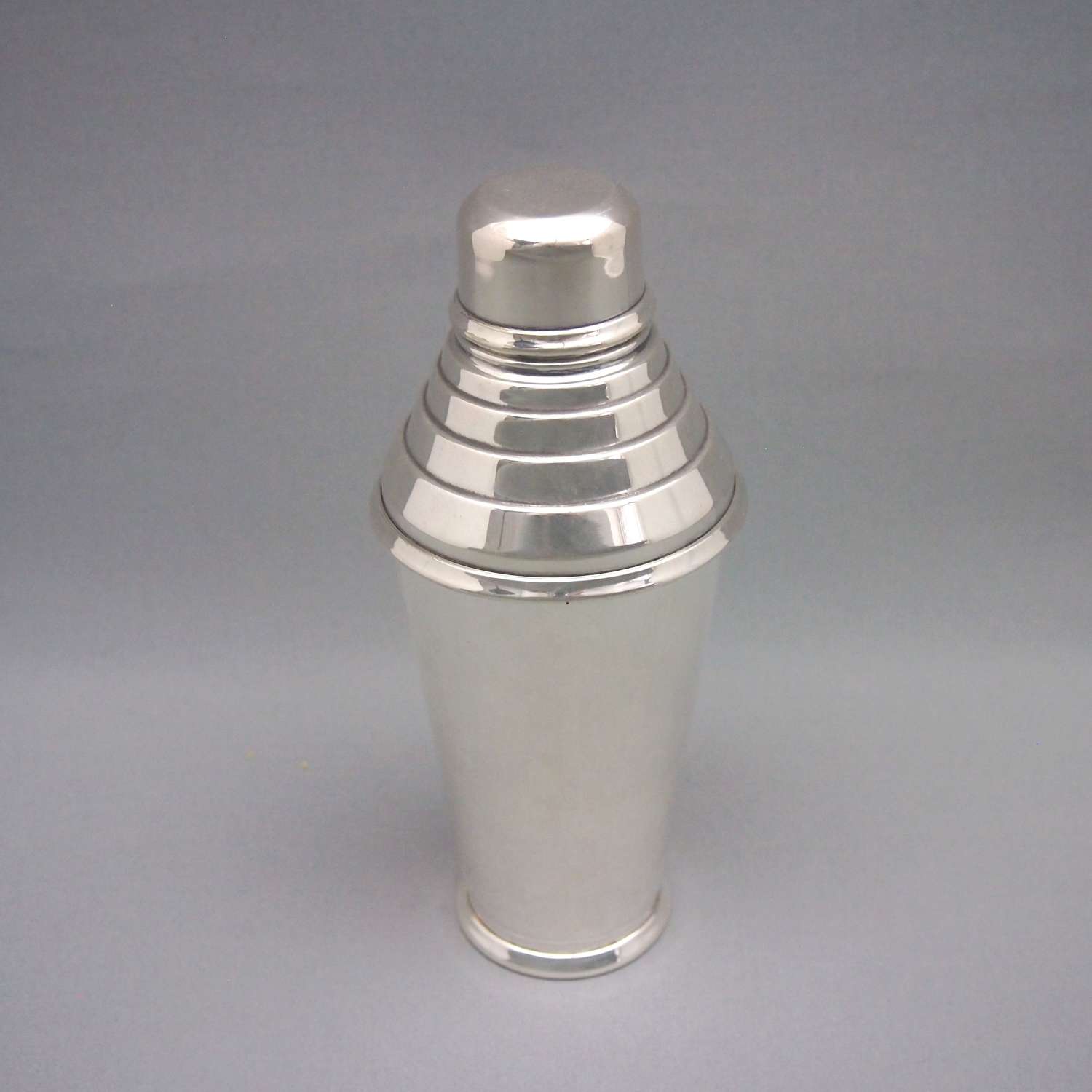 Deco Ridged Top Silver Plated Cocktail Shaker W8552