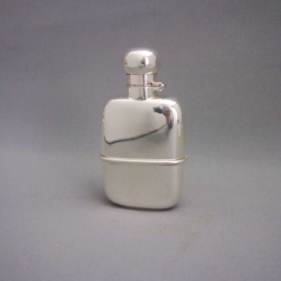 Small Silver Plated Pocket Drinking Flask W8565
