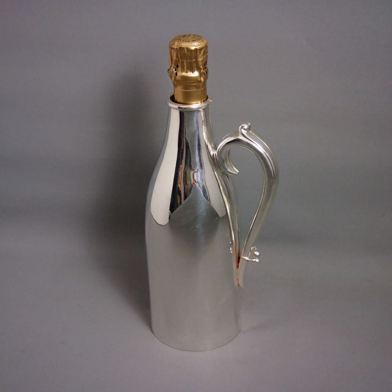 Silver Plated Vintage Wine Bottle Holder. W8649