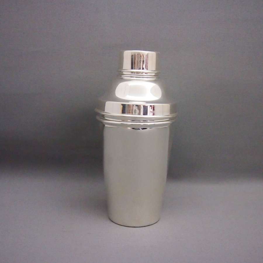 Silver Plated Vintage  Classic Cocktail Shaker W8671.